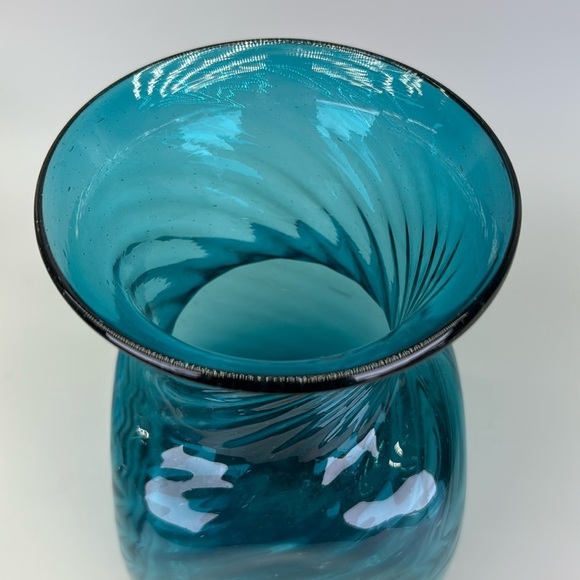 Swirl Optic Aquamarine Glass Vase - Picture 5 of 14